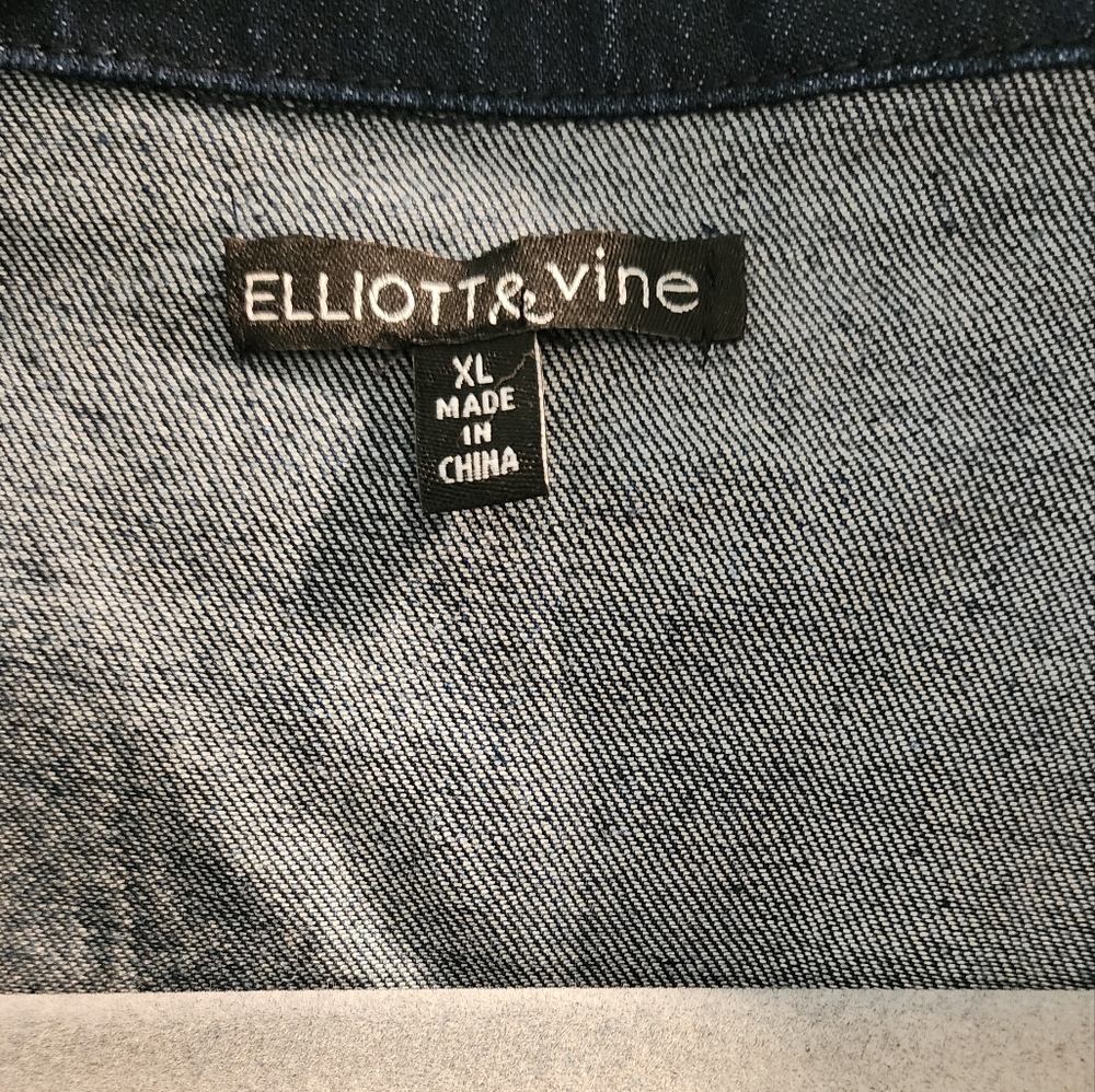 Elliot And Vine Denim Jacket NWOT scallop hem - Picture 4 of 4